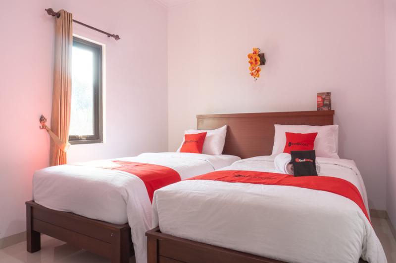 Reddoorz Near Jawa Timur Park 3 مالانغ المظهر الخارجي الصورة